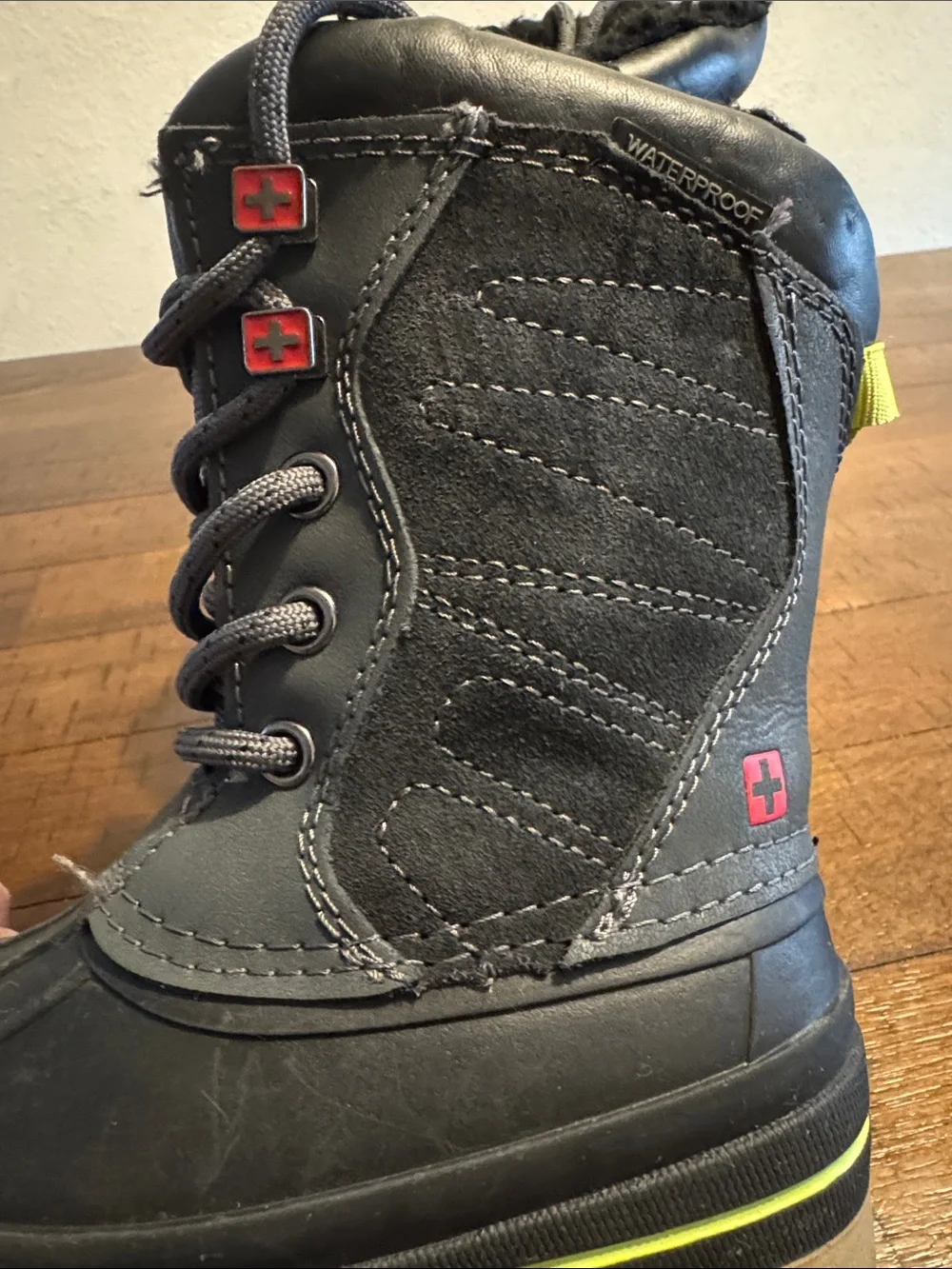 Kids SwissTech Winter Boots - Black with Lime Accent Toddler 7 EUC